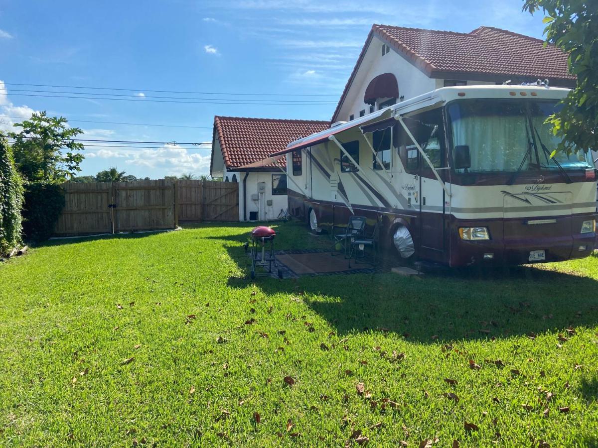 Remodeled And Comfortable Rv - Free Parking Miami Exterior foto