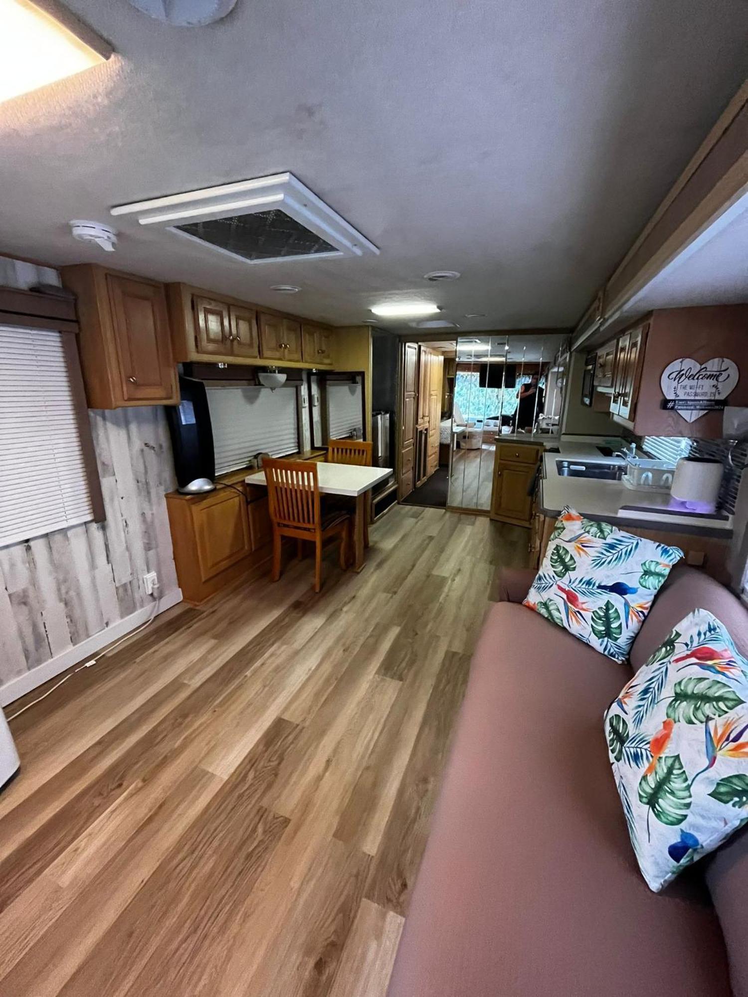 Remodeled And Comfortable Rv - Free Parking Miami Exterior foto